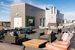 1047 Commonwealth building exterior